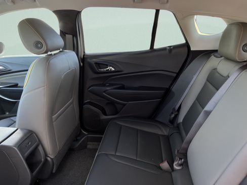 New 2026 Chevrolet Trax ACTIV w/ Driver Confidence Package FWD image 24
