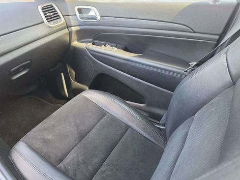 Used 2022 Jeep Grand Cherokee Laredo X RWD image 23