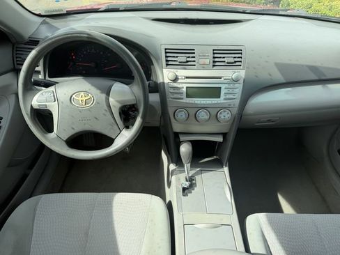 Used 2010 Toyota Camry LE FWD image 9