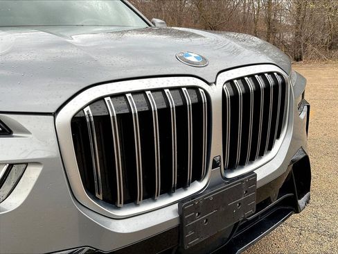 Used 2024 BMW X7 xDrive40i w/ M Sport Package AWD/4WD image 32