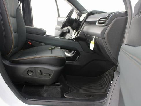 New 2026 GMC Acadia AT4 w/ Luxury Package image 26