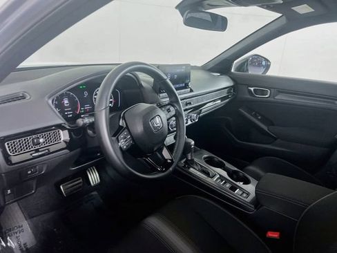 Used 2025 Honda Civic Sport image 11