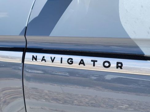 New 2026 Lincoln Navigator L Reserve AWD/4WD image 12
