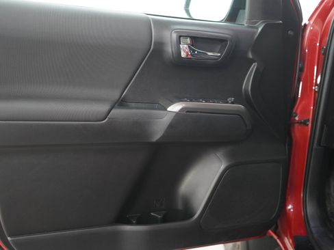 Used 2021 Toyota Tacoma TRD Sport AWD/4WD image 17