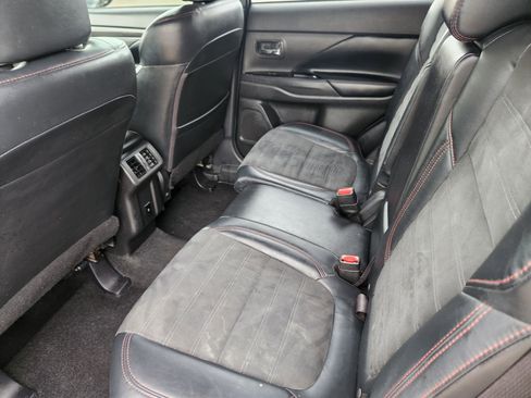 Used 2020 Mitsubishi Outlander LE FWD image 18