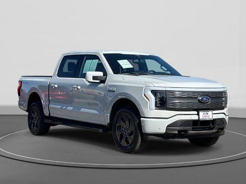 Certified 2023 Ford F150 Lightning Lariat w/ Tow Technology Package image 4