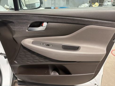 Used 2019 Hyundai Santa Fe SE image 24