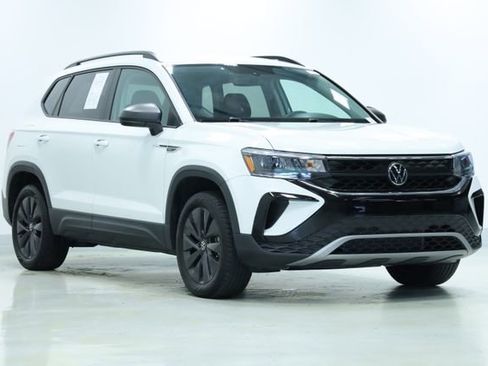 Certified 2023 Volkswagen Taos S image 3