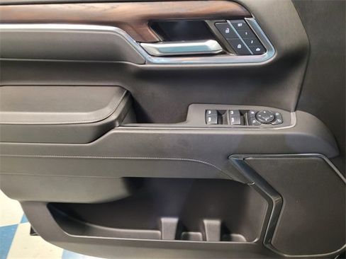 Used 2024 GMC Sierra 1500 SLT image 25