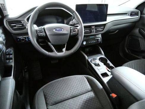 Certified 2024 Ford Escape Active w/ Tech Pack #2 AWD/4WD image 4