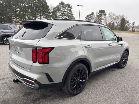 Used 2022 Kia Sorento SX image 8