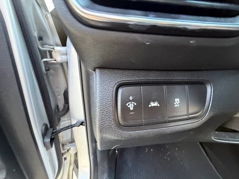 Used 2020 Hyundai Santa Fe SE FWD image 20