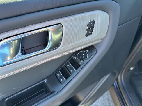 New 2026 Ford Explorer Active w/ Active Comfort Package image 15