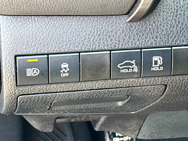 Used 2020 Toyota Camry SE FWD image 11