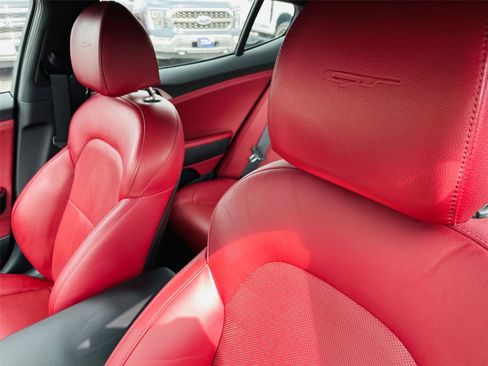 Used 2021 Kia Stinger GT1 RWD image 10