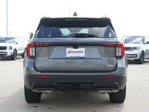 Used 2025 Ford Explorer ST-Line w/ ST-Line Street Pack AWD/4WD image 8