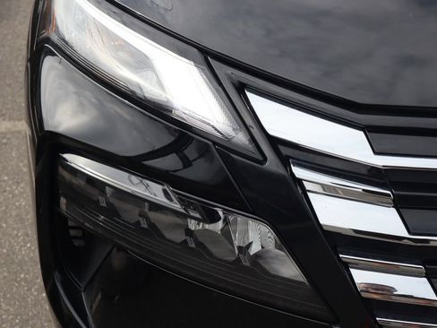 Certified 2025 Nissan Rogue SV AWD/4WD image 12