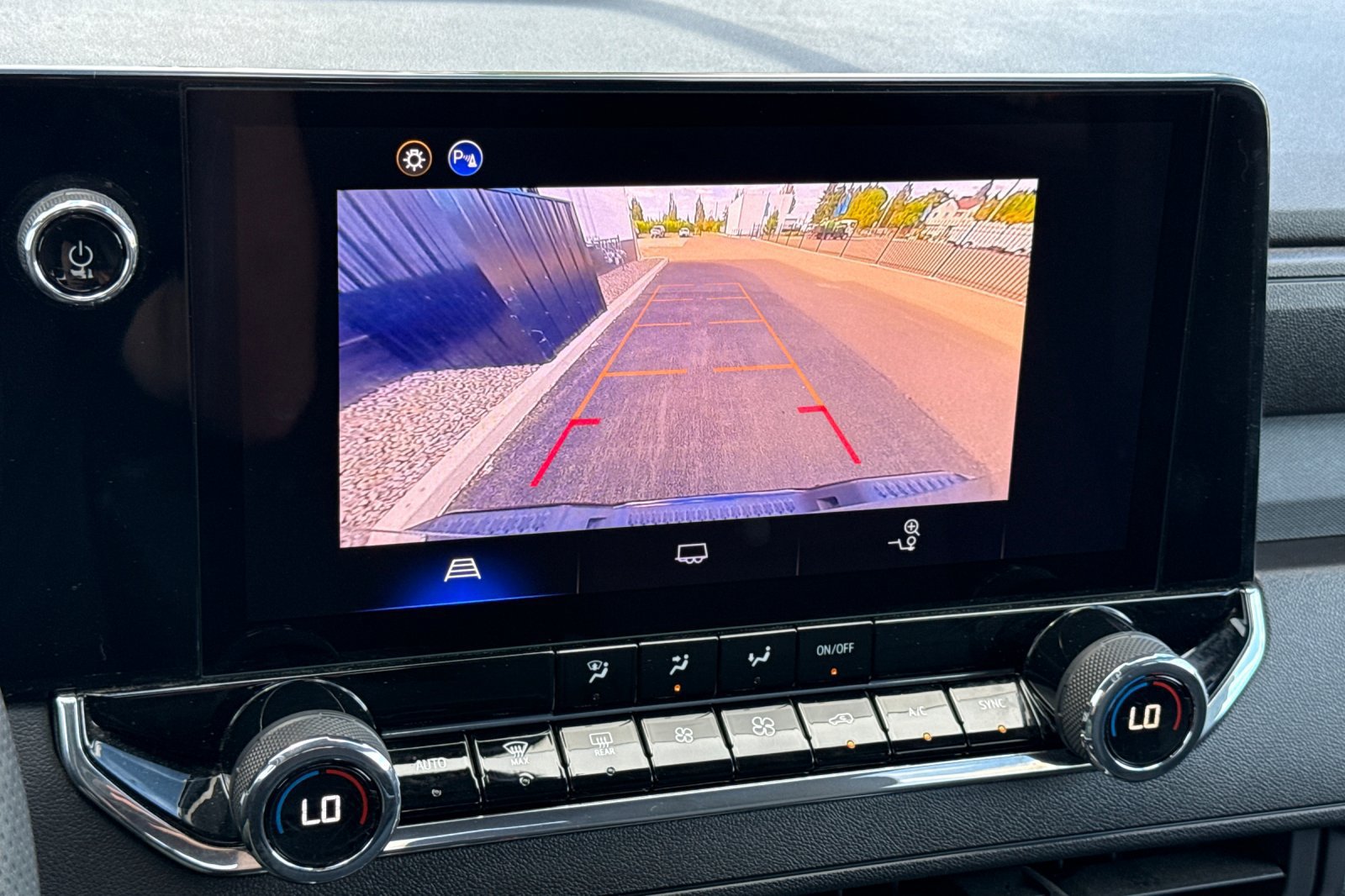 Used 2025 Chevrolet Colorado Trail Boss AWD/4WD image 19