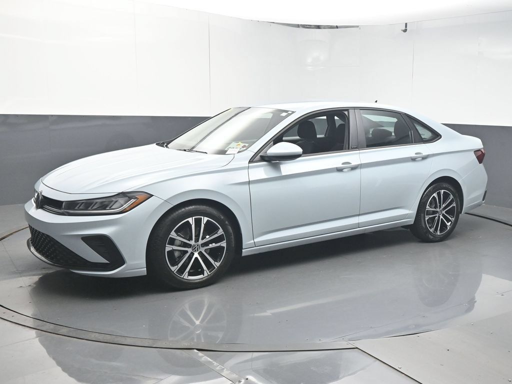 Used 2026 Volkswagen Jetta Sport FWD image 4