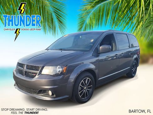 Used 2018 Dodge Grand Caravan GT image 2