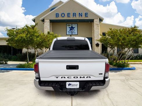 Used 2023 Toyota Tacoma TRD Off-Road AWD/4WD image 5