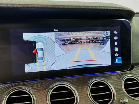 Used 2021 Mercedes-Benz E 350 4MATIC Sedan image 16