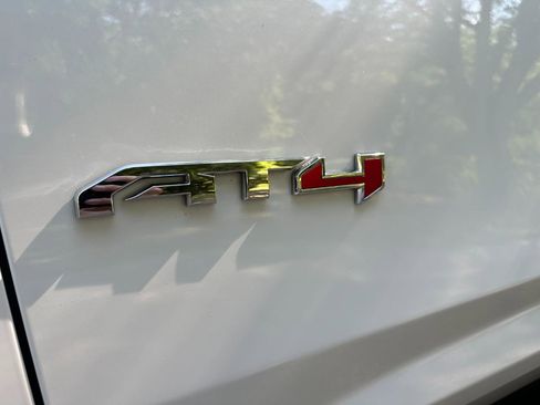 Used 2024 GMC Yukon AT4 w/ Technology Package AWD/4WD image 65