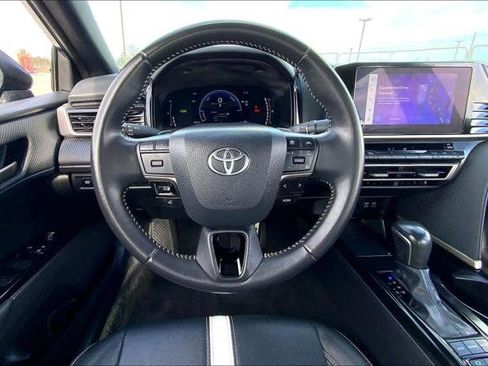 Certified 2025 Toyota Camry SE image 6