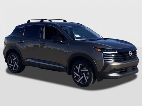 New 2026 Nissan Kicks SV FWD image 7