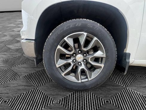 Used 2023 Chevrolet Silverado 1500 LT w/ Protection Package RWD image 9