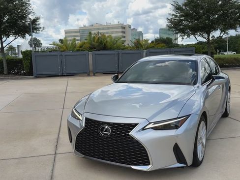Used 2023 Lexus IS 300 w/ Comfort Package RWD image 4