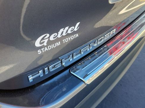 Used 2023 Toyota Highlander LE image 6