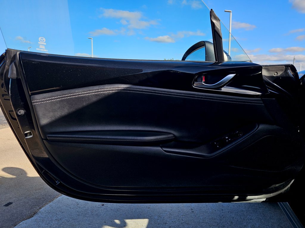 Used 2025 MAZDA MX-5 Miata RF Grand Touring RWD image 23