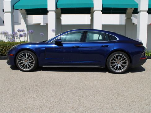 Certified 2024 Porsche Panamera 4 image 2