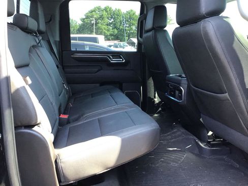 Used 2024 Chevrolet Silverado 2500 LTZ w/ LTZ Plus Package AWD/4WD image 4