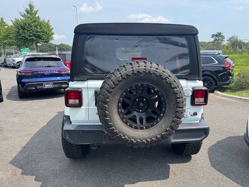 Used 2018 Jeep Wrangler Unlimited Sahara w/ Dual Top Group AWD/4WD image 5