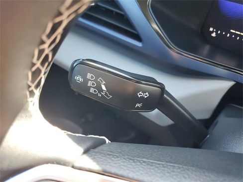 Used 2022 Volkswagen Taos SE image 28