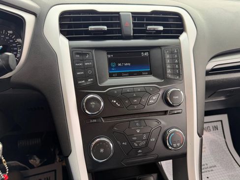 Used 2015 Ford Fusion SE w/ Equipment Group 201A image 31