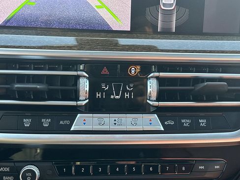 Used 2023 BMW X4 xDrive30i image 13