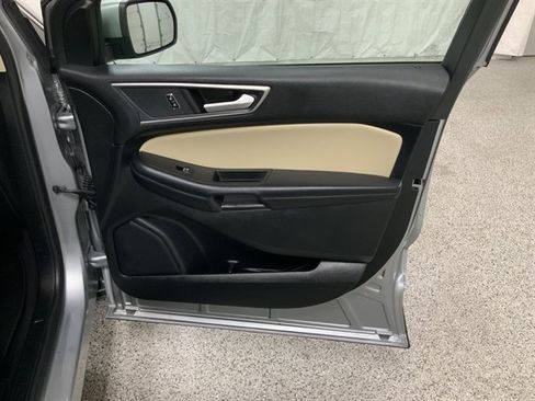 Used 2024 Ford Edge SEL image 23