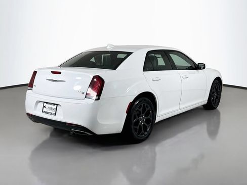 Used 2019 Chrysler 300 S AWD/4WD image 5