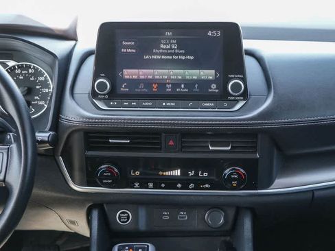 Used 2023 Nissan Rogue SV FWD image 12