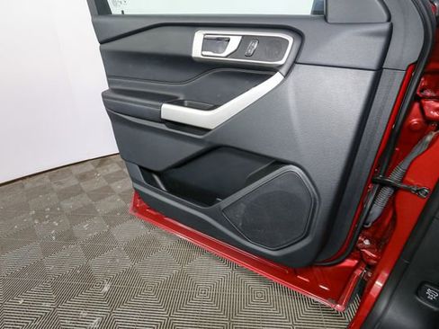 Used 2023 Ford Explorer XLT w/ Equipment Group 202A AWD/4WD image 36