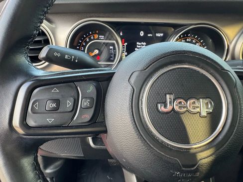 Used 2021 Jeep Gladiator Sport image 37