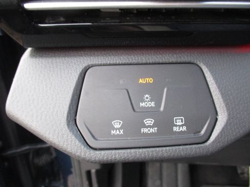 Used 2023 Volkswagen ID.4 Pro image 48