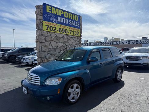 Used 2010 Chevrolet HHR LT image 2