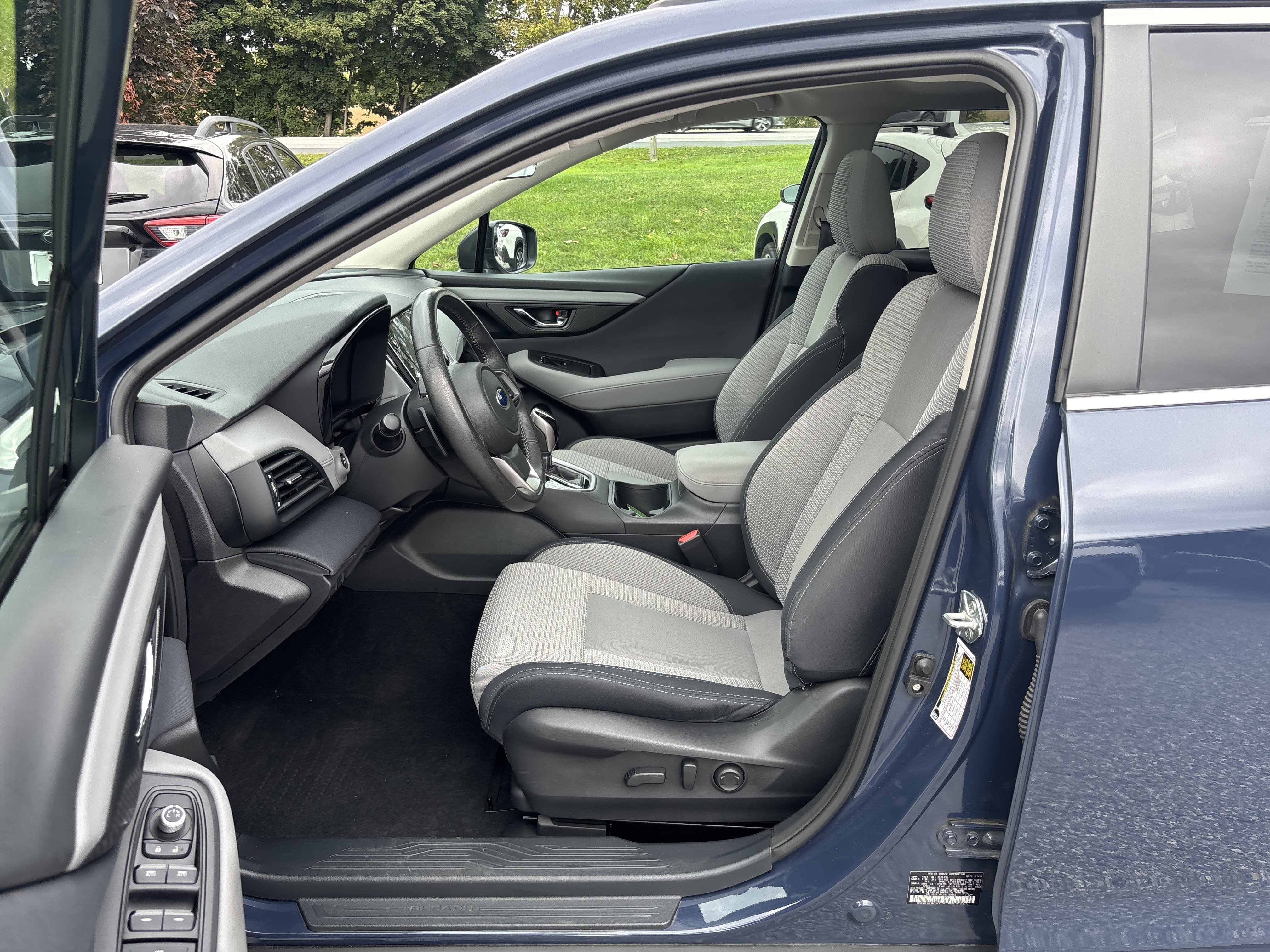 Used 2024 Subaru Outback Premium AWD/4WD image 28