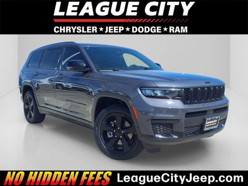 Used 2023 Jeep Grand Cherokee L Laredo image 1