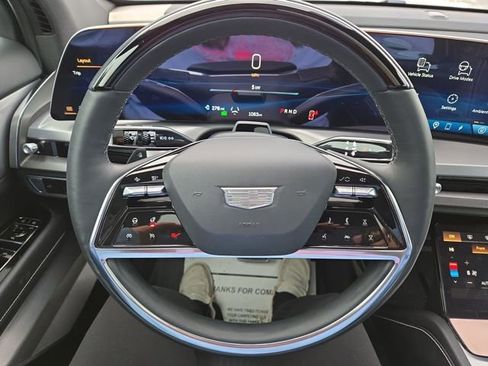 New 2026 Cadillac Vistiq Sport image 17