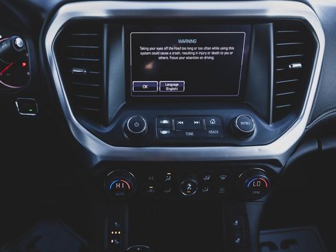 Used 2019 GMC Acadia SLT image 4